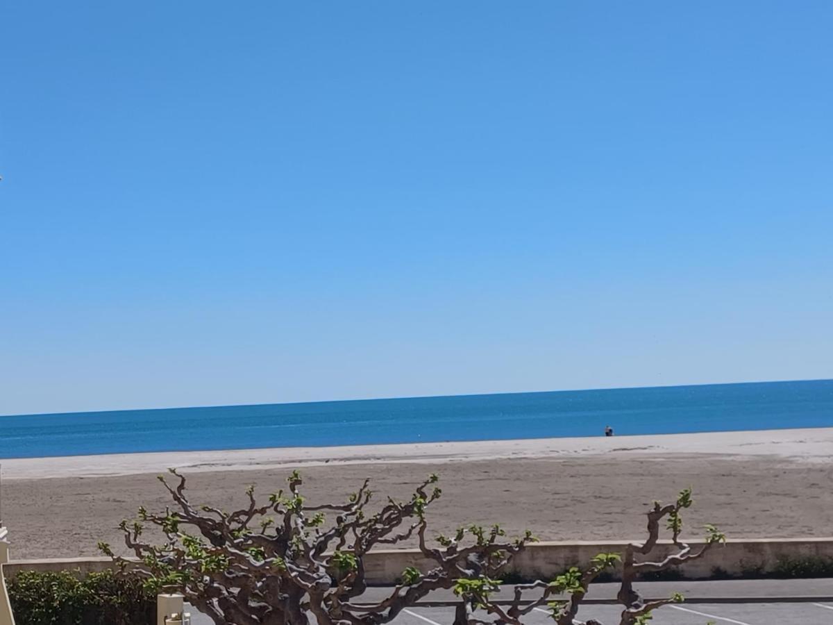 Superbe Appartement Avec Vue Sur Le Port Et Plage Saint-Pierre-la-Mer  ภายนอก รูปภาพ